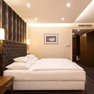 3* Отель Szonyi Garden Pest